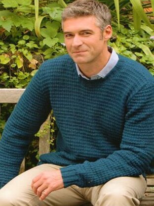 Family Favourites Book by Patons - 3827