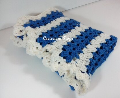 Baby Blanket Blue edge ruffled