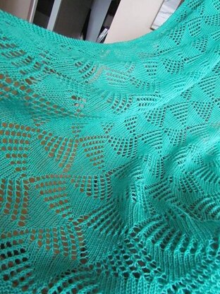 Triangulated Shift Lace Wrap