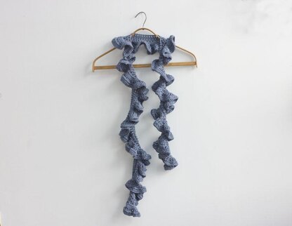 Lacy Ruffle Scarf