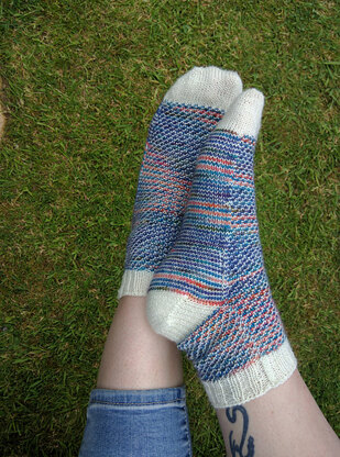 Broken Seed Stitch Socks