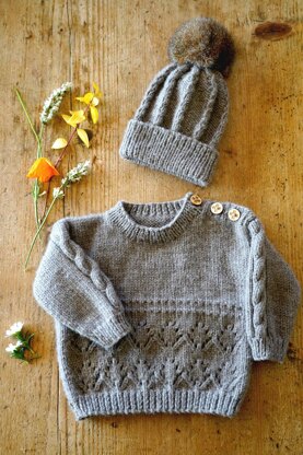 Lottie Sweater and Hat - Bc123