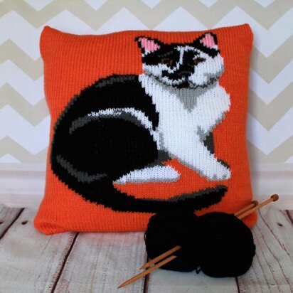 Black and White Cat Cushion Cover - knitting pattern