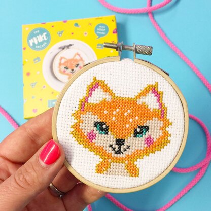 The Make Arcade Mini Cross Stitch - Florence Fox - 3in