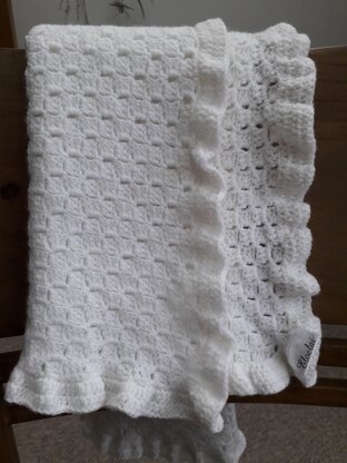 Eloelai Corner-to-Corner Blanket with Ruffled Edge