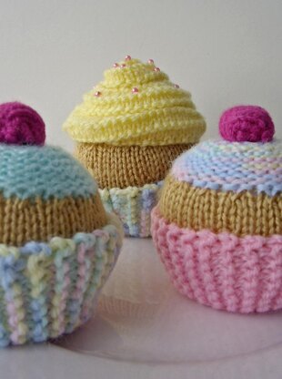 Cupcake Knitting pattern by crazy dazy | LoveCrafts