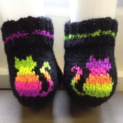 Merlin's Paw Print 4 Ply Sock Pattern - knitting pattern