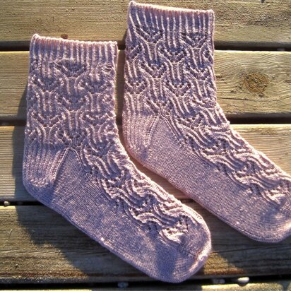 Freya Lace Socks - knitting pattern