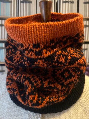 Indian Summer Cowl