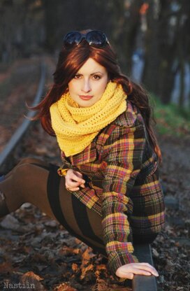 Sunshine crochet cowl loop scarf