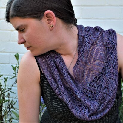 Stormy Lace Cowl