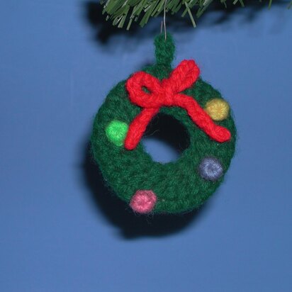 Christmas Wreath Ornament C-022