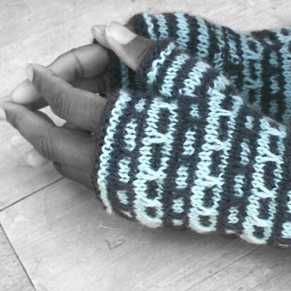 Friday Street Fingerless Mitts