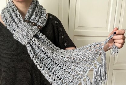 Easy Crochet Scarf Pattern with Buttons: Button-Up-Beauty Scarf