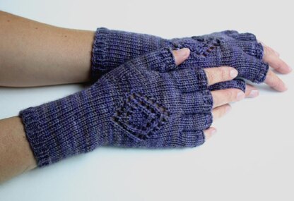 Medallion Gloves