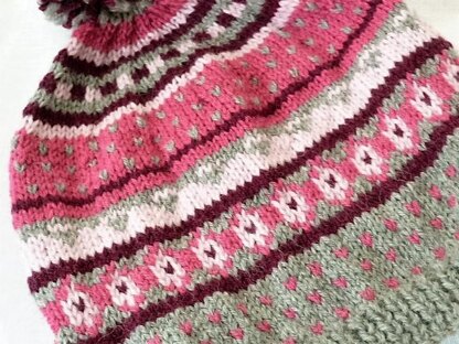 "Lena" bonnet en Fairisle