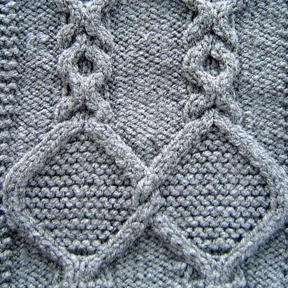 Medallion Cables Square - knitting pattern