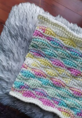 Wavy Unicorn Cowl