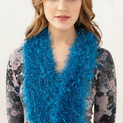 Beginner Knit Fur Scarf in Lion Brand Fun Fur - L0690