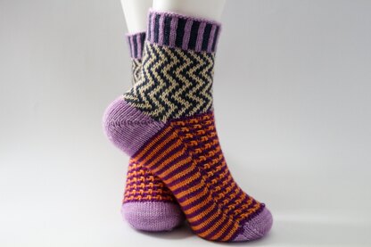 Geometric Groove Socks