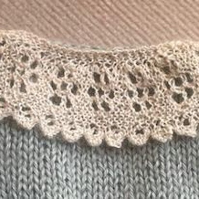 Daisy lace collar