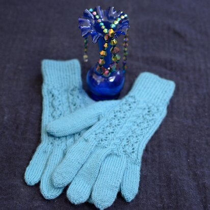 Vintage gloves: Alexandrine