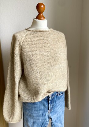 Carolins Basic Raglan Sweater