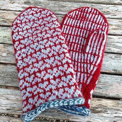 Hearts on a String Mittens - knitting pattern