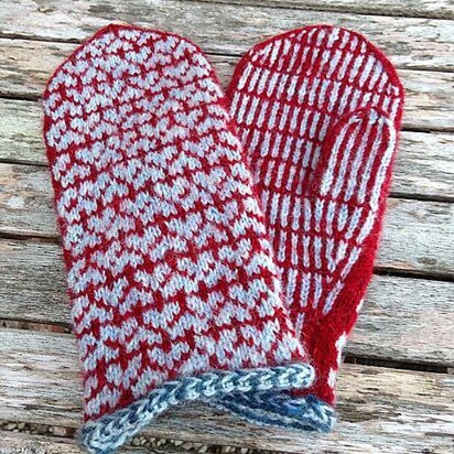 Hearts on a String Mittens