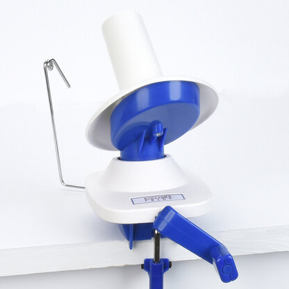 plastic hand yarn ball winder (blue)