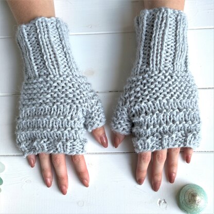 Sea Ripples Fingerless Gloves