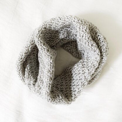 Smooth & Easy Cowl Scarf - The EMVADE
