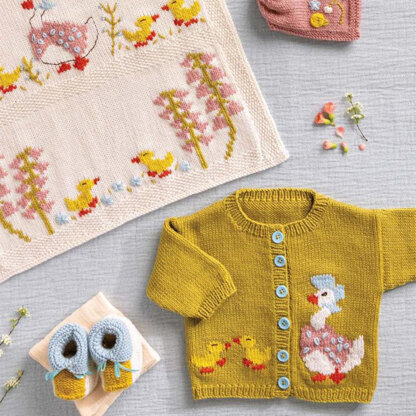 Peter Rabbit™️ Baby Knits: 20 Knitting Patterns for Clothes and Accessories Inspired by the Tales of Beatrix Potter