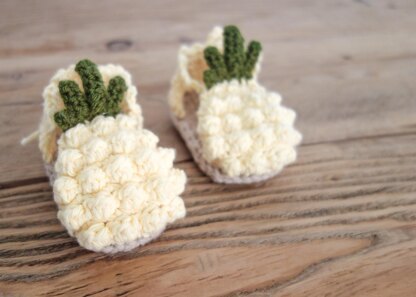 015-Pineapple baby shoes