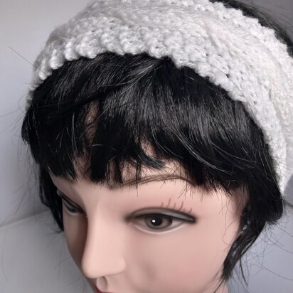 Eight cable knit headband