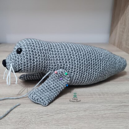 Sandy the Seal - US Terminology - Amigurumi