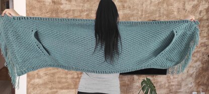 Jovana pocket shawl