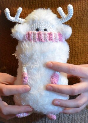 Yeti plush crochet toy pattern