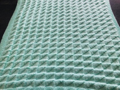 2 x Easy baby blanket - Simple Triangles and Diamonds