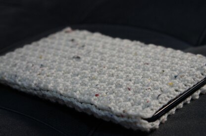 Crunch stitch tablet sleeve crochet pattern