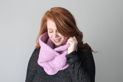 Crochet Twisted Cowl