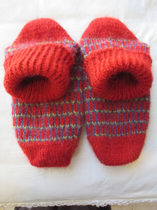 Simple Socks in red Lett Lopi