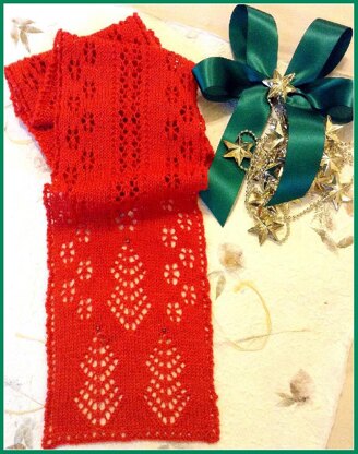 Christmas Trees and Snowflakes Knit Lace Scarf