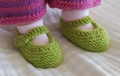 Julia - 8ply buttoned baby shoes