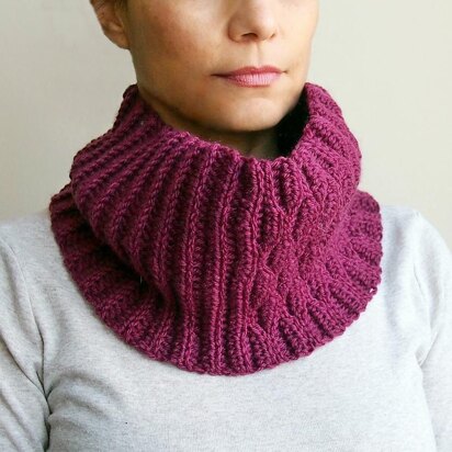 Knit look block ripples cowl