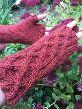 Kernow fingerless mittens