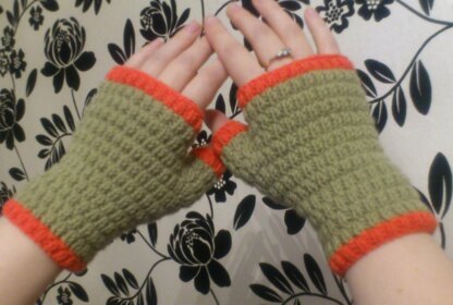 Ladies Funky Stitch Fingerless Gloves