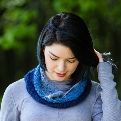 732 Anthemis Cowl - Knitting Pattern for Women in Valley Yarns Hatfield