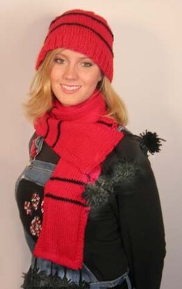 Pom-pom Spirit Scarf in Lion Brand Wool-Ease