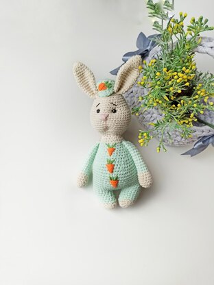 Crochet bunny toy amigurumi pattern